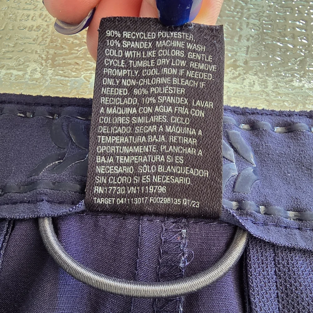 All in Motion Navy Tech Cargo Shorts Outdoor Athleisure Stretch Size 32